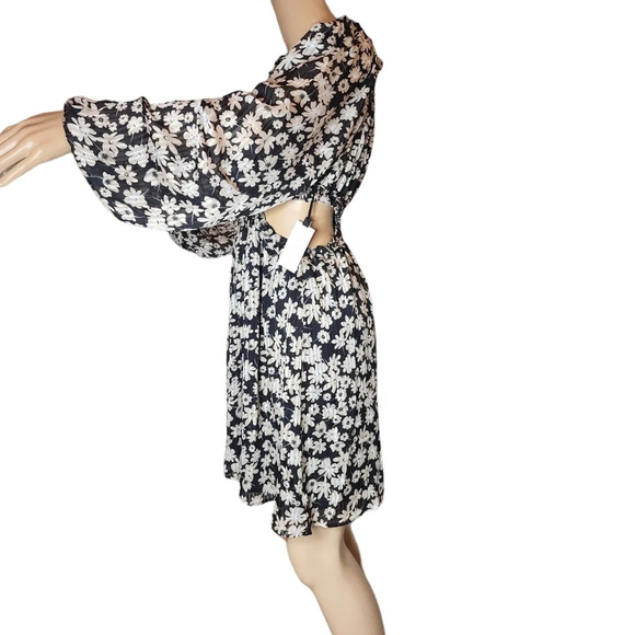 NWT ASTR the label RUFFLE SQUARE NECK SIDE CUTOUT MINI DRESS - Picture 9 of 16